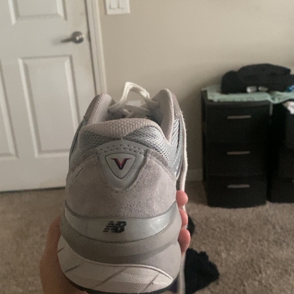 basically brand new just don’t fit right and bought for 180-190 selling for 120! - Picture 3 of 4